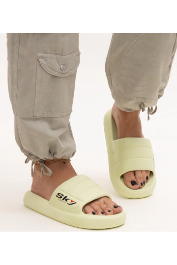 Chanclas de espuma verdes... 2