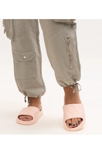 Chanclas de espuma rosas...