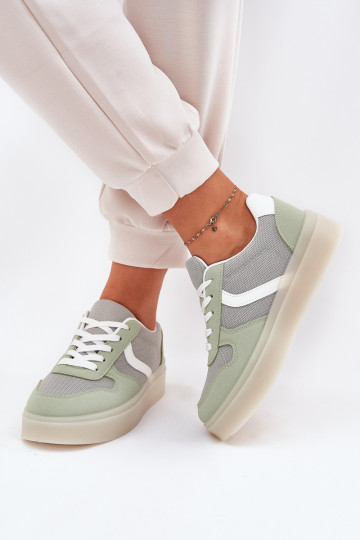 Bajo Zapatillas modelo zapatos. Femenino con una plataforma color verde Telmira