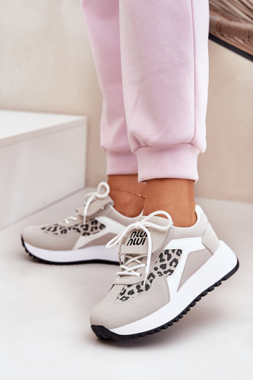 zapatos deportivos zapatillas modelo Moteriškas con plataforma con estampado de leopardo color blanco-arena Pumbes