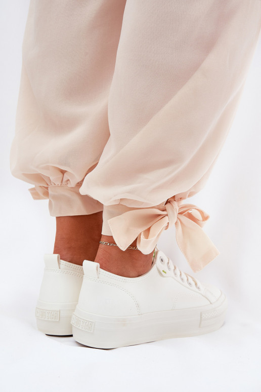 Zapatos de ocio con una plataforma de cuero ecológico Big Star RR274A295 el color blanco