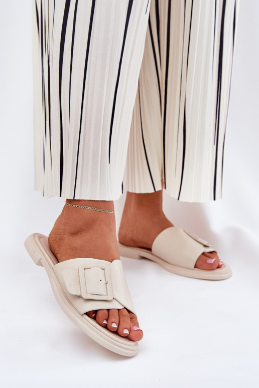 Zapatillas de cuero Femenino con hebillas D&A SJ2302-01 beige Zapatillas de cuero Femenino con hebillas D&A SJ2302-01 beige