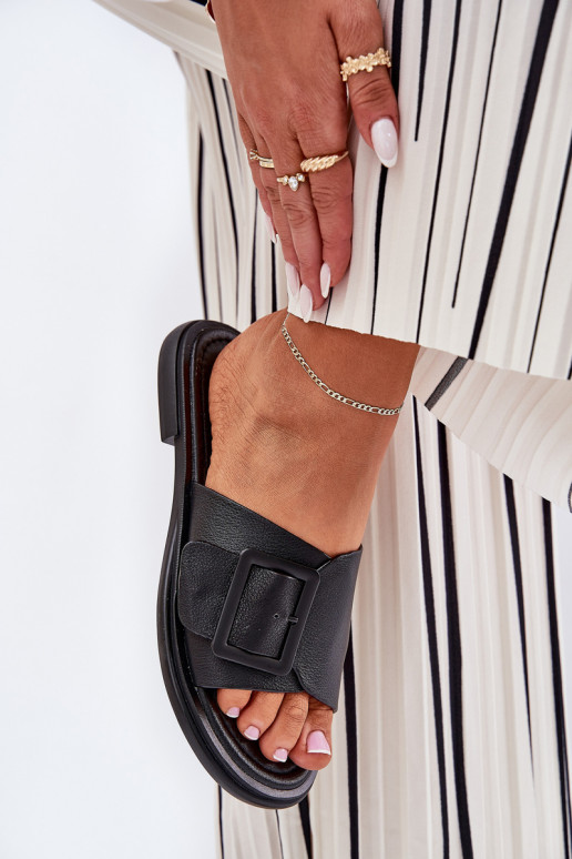 Zapatillas de cuero Femenino con hebillas D&A SJ2302-01 de color negro Zapatillas de cuero Femenino con hebillas D&A SJ2302-01 de color negro