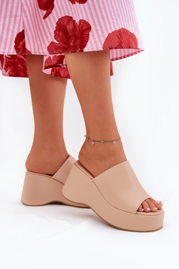 Zapatillas de mujer de piel sintética con plataforma color arena
