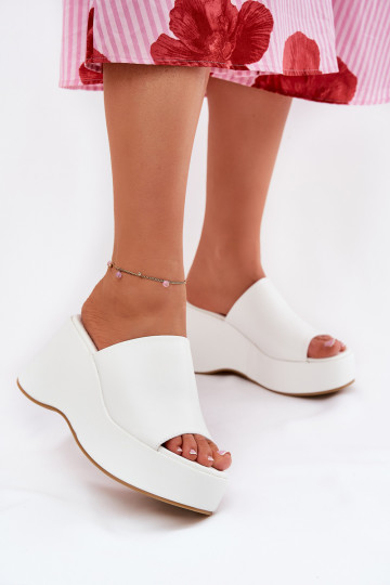 Eko Zapatillas de cuero Femenino con una plataforma I Koturnie el color blanco Kisoffi