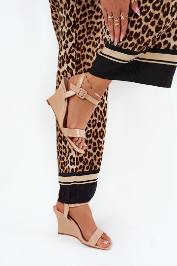 Sandalias de mujer de charol en cuña color nude Vliraya 2
