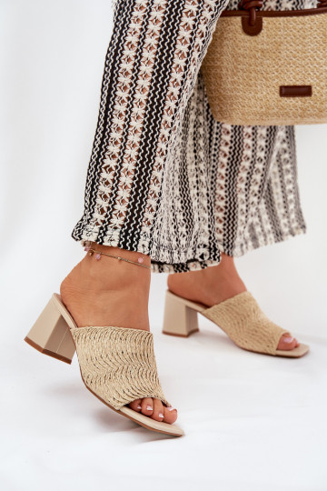 Pantuflas de mujer con trenzado y tacones color arena Ciariloria 2