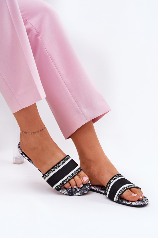 Estampado isósceles zapatillas de mujer de color negro Leysi