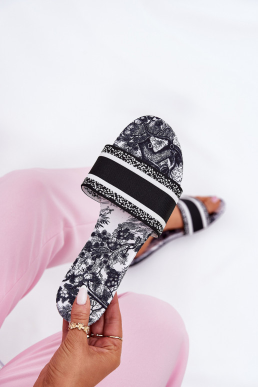 Estampado isósceles zapatillas de mujer de color negro Leysi