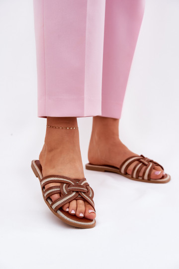 Zapatillas de mujer planas con tiras entrelazadas color marrón Acimine