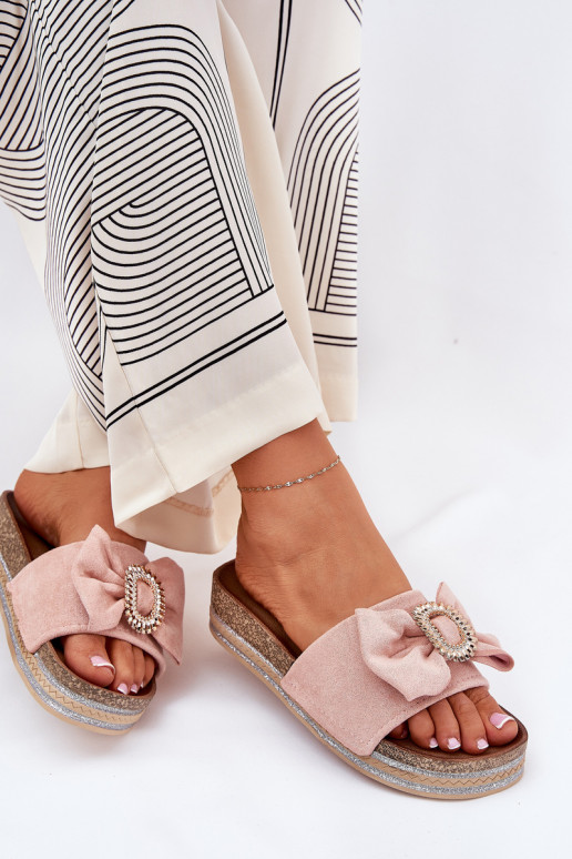 zapatillas de mujer con una plataforma con cintas I Ozdobną Broszką color rosa Lenela