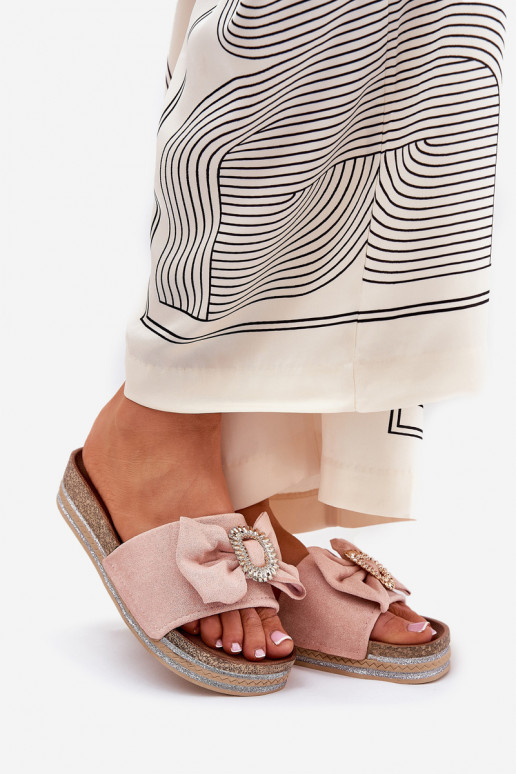 zapatillas de mujer con una plataforma con cintas I Ozdobną Broszką color rosa Lenela