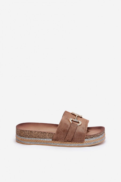 zapatillas de mujer con una plataforma con detalles dorados y brillo de color caqui Morisela