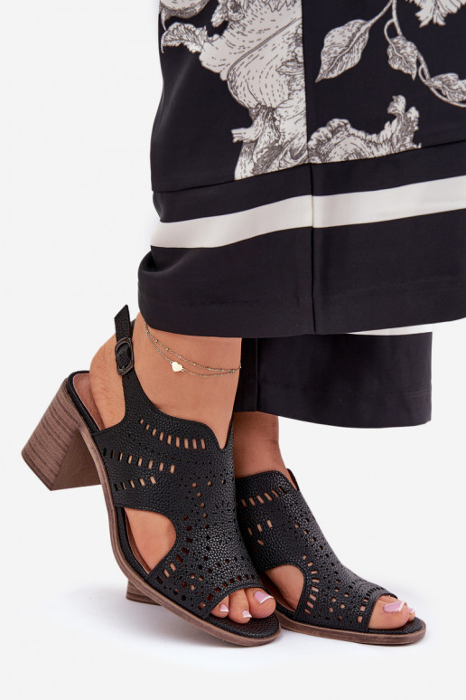 con elementos calados Sandalias de tacón alto para mujer. de color negro Tosine