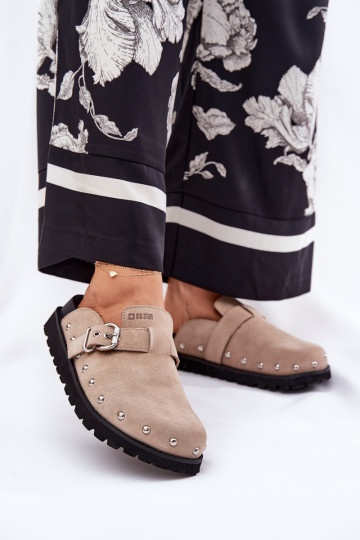 zapatillas de gamuza Zuecos Femenino con una plataforma Big Star RR274A376 beige 2