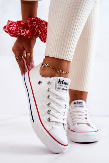 Zapatos de mujer Lee Cooper LCEN-22-31-0875L el color blanco
