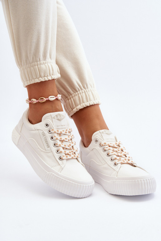 Zapatos de mujer Lee Cooper LCEN-24-31-2170 el color blanco Zapatos de mujer Lee Cooper LCEN-24-31-2170 el color blanco