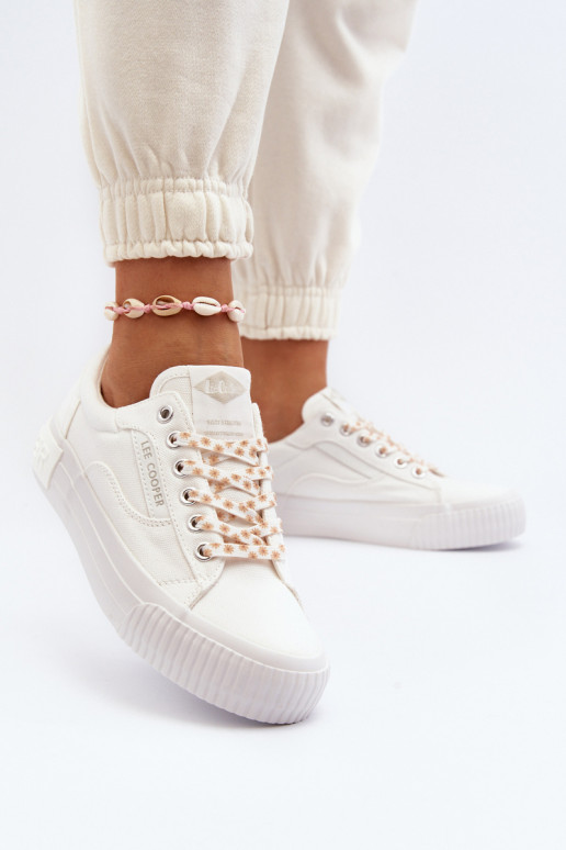 Zapatos de mujer Lee Cooper LCEN-24-31-2170 el color blanco Zapatos de mujer Lee Cooper LCEN-24-31-2170 el color blanco