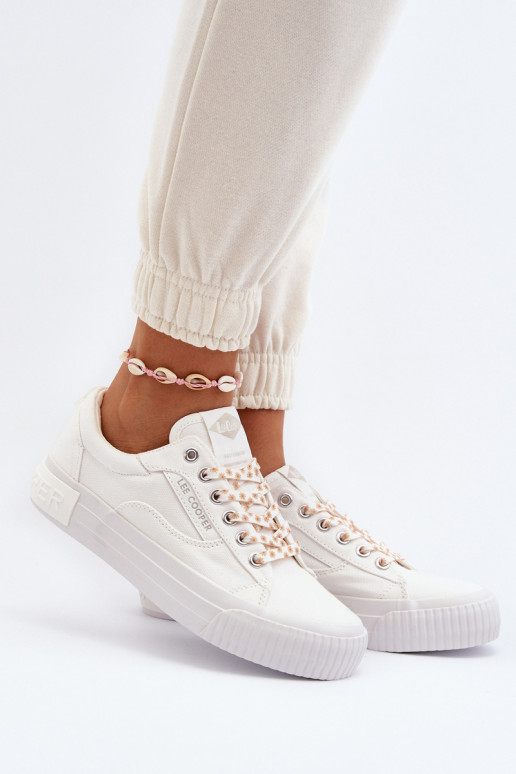 Zapatos de mujer Lee Cooper LCEN-24-31-2170 el color blanco Zapatos de mujer Lee Cooper LCEN-24-31-2170 el color blanco