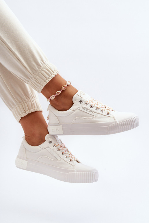Zapatos de mujer Lee Cooper LCEN-24-31-2170 el color blanco Zapatos de mujer Lee Cooper LCEN-24-31-2170 el color blanco