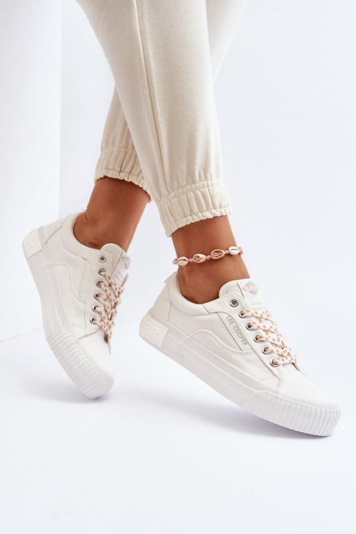 Zapatos de mujer Lee Cooper LCEN-24-31-2170 el color blanco Zapatos de mujer Lee Cooper LCEN-24-31-2170 el color blanco
