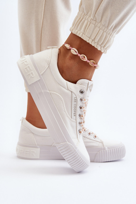Zapatos de mujer Lee Cooper LCEN-24-31-2170 el color blanco Zapatos de mujer Lee Cooper LCEN-24-31-2170 el color blanco