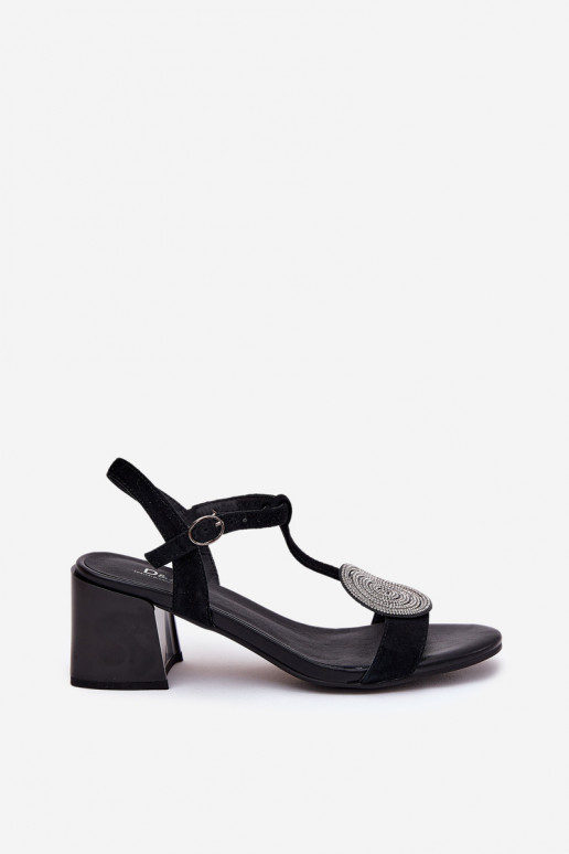 Sandalias de mujer con tacones. con adornos D&A JC51-842 de color negro