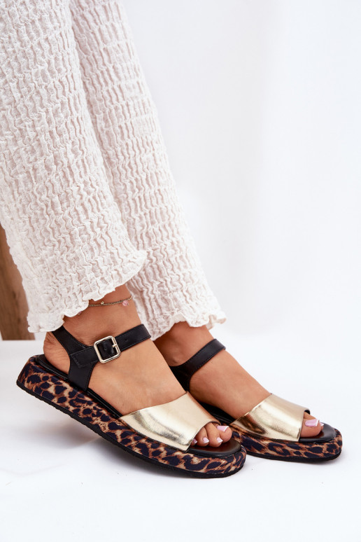 sandalias Piel Femenino con una plataforma y escritos S.Barski JC51-347 color dorado sandalias Piel Femenino con una plataforma y escritos S.Barski JC51-347 color dorado