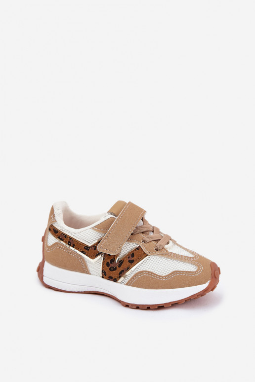 Zapatillas modelo zapatos. Infantil con sujetadores adhesivos con estampados de piel de leopardo beige Tezzu