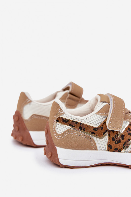 Zapatillas modelo zapatos. Infantil con sujetadores adhesivos con estampados de piel de leopardo beige Tezzu