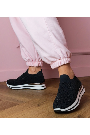 Sandalias deportivas negras...