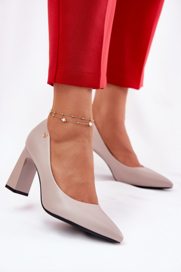 Zapatos elegantes con tacón color gris