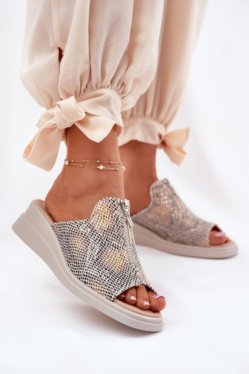 Chanclas de mujer con tacón y cremalleras color oro 2