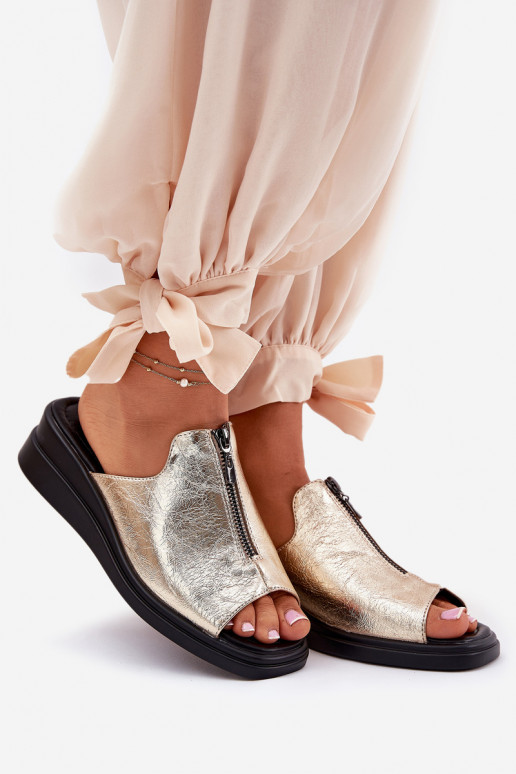 zapatillas de mujer en una cuña con cremalleras color dorado Irriva