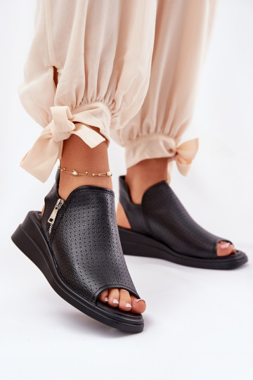 Sandalias de mujer en una cuña de color negro Mevinette