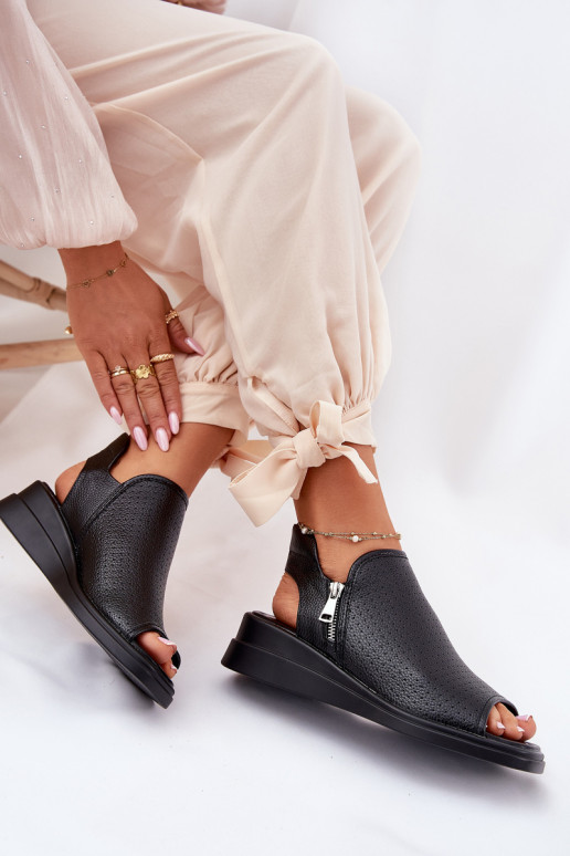 Sandalias de mujer en una cuña de color negro Mevinette