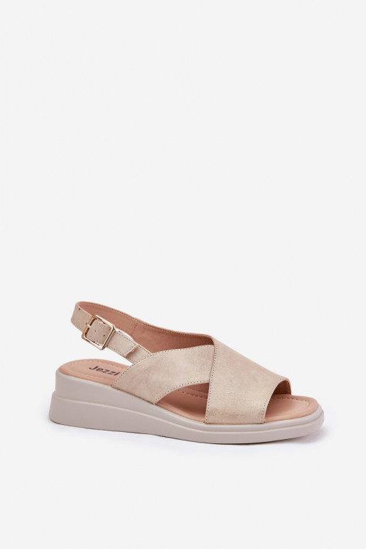 Sandalias de mujer en una cuña de cuero ecológico color dorado Quilara Sandalias de mujer en una cuña de cuero ecológico color dorado Quilara