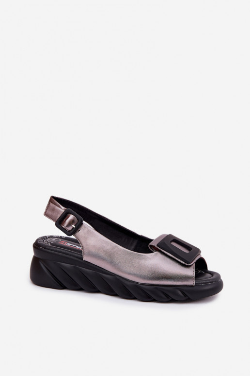 Sandalias de mujer Femenino en una cuña con decoracion Artiker 56C2158 color gris Sandalias de mujer Femenino en una cuña con decoracion Artiker 56C2158 color gris