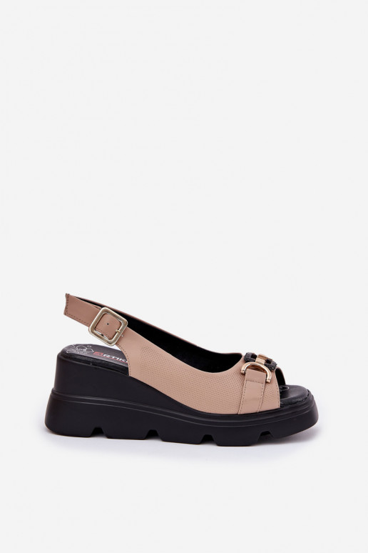Sandalias de mujer Femenino en una cuña y plataforma con adornos Artiker 56C2209 beige