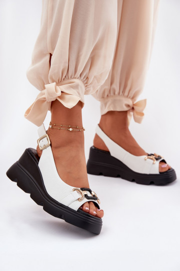 Sandalias de mujer Femenino en una cuña y plataforma con adornos Artiker 56C1588 el color blanco 2