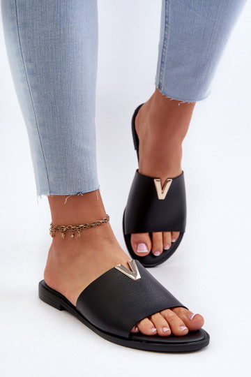 Zapatillas de mujer de piel sintética con tacones anchos color negro Tai turiliha