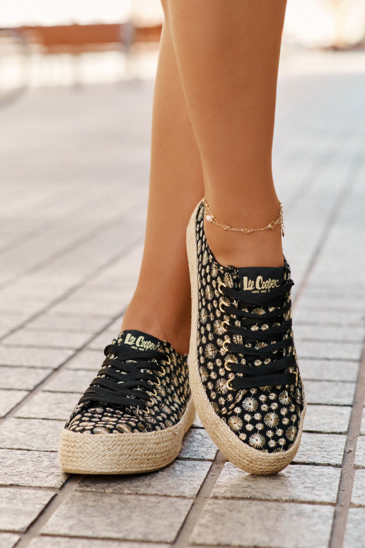 Zapatillas casuales estampadas con plataforma Lee Cooper LCIN-25-08-3647L color negro