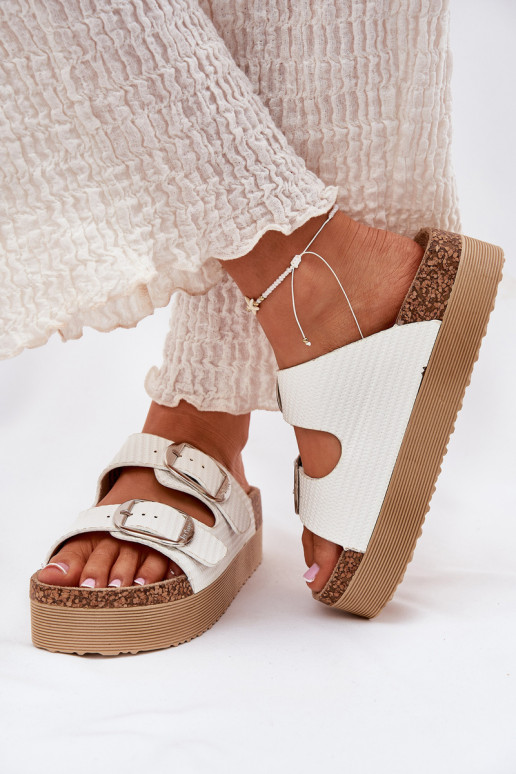 zapatillas de mujer Platformie con hebillas Lee Cooper LCEN-25-35-3496L el color blanco zapatillas de mujer Platformie con hebillas Lee Cooper LCEN-25-35-3496L el color blanco