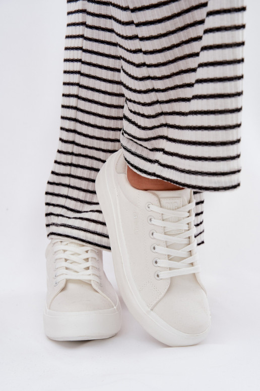 Zapatos de ocio con una plataforma Big Star RR274463 el color blanco  Zapatos de ocio con una plataforma Big Star RR274463 el color blanco