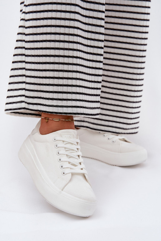 Zapatos de ocio con una plataforma Big Star RR274463 el color blanco  Zapatos de ocio con una plataforma Big Star RR274463 el color blanco