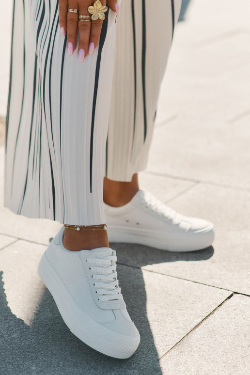 Zapatos de ocio con una plataforma Big Star RR274337 el color blanco