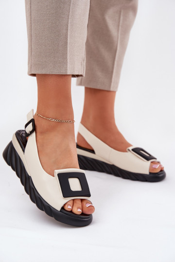 Sandalias de mujer Femenino en una cuña con decoracion Artiker 56C1570 beige