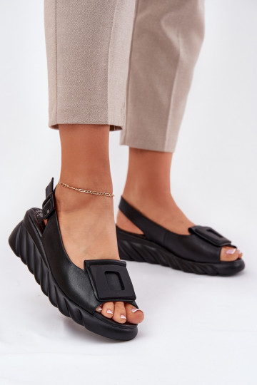 Sandalias de mujer Femenino en una cuña con decoracion Artiker 56C2156 de color negro 2
