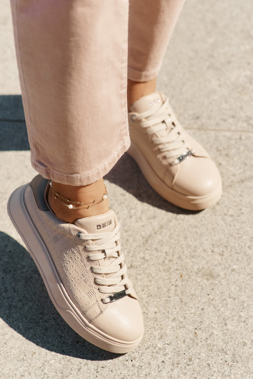 Zapatillas modelo zapatos. Femenino de cuero ecológico Big Star RR274259 beige