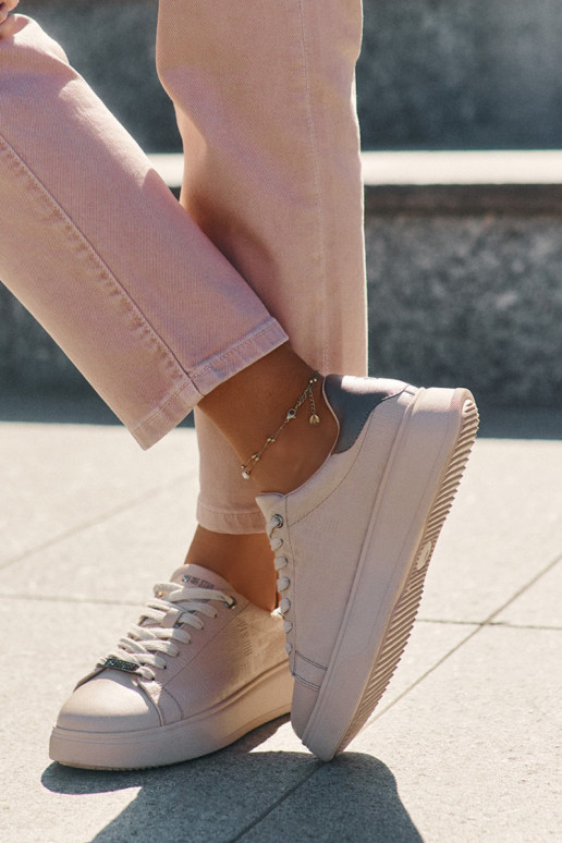 Zapatillas modelo zapatos. Femenino de cuero ecológico Big Star RR274259 beige